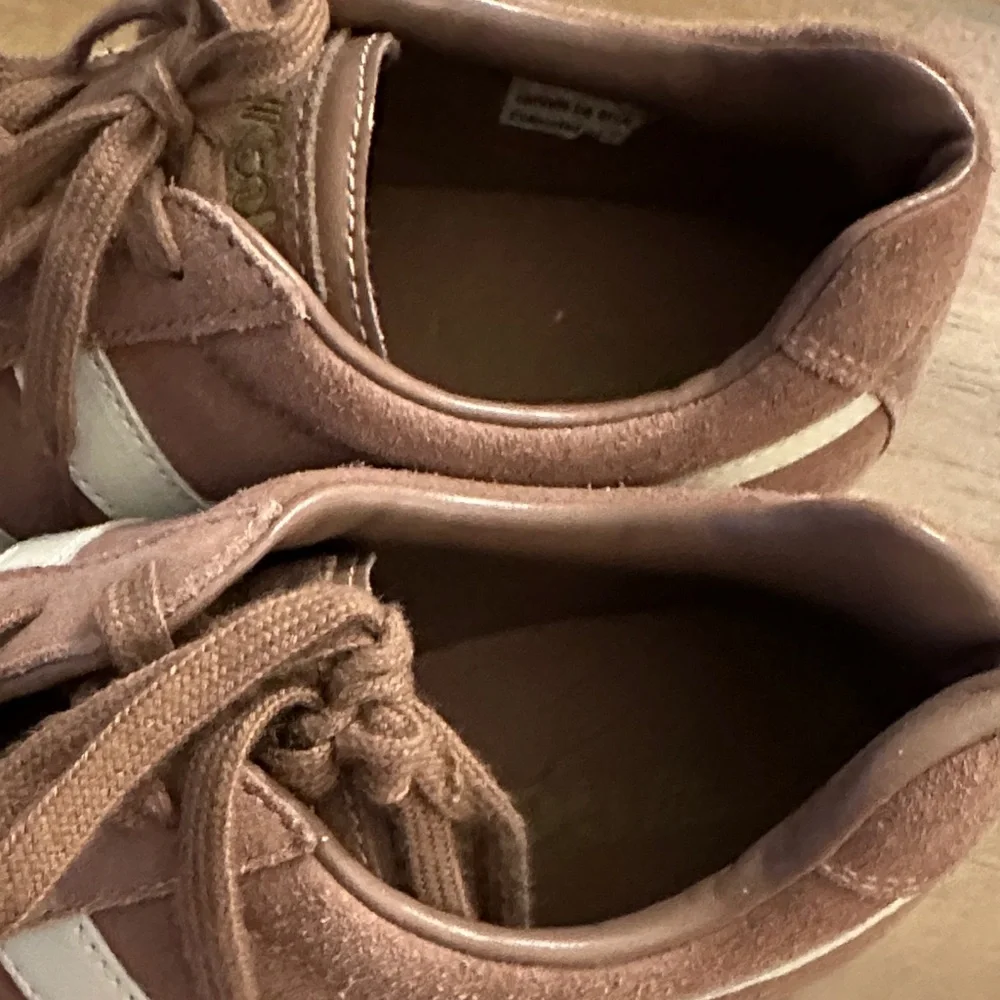 Gola Mauve and White Casual Sneakers - Picture 4 of 6